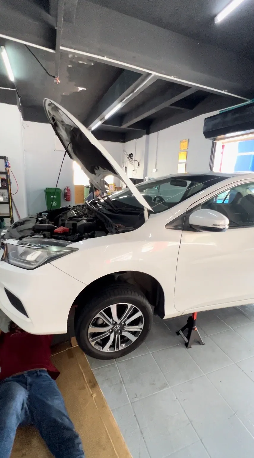 Otoka Garage workshop — servicing and repair work 15